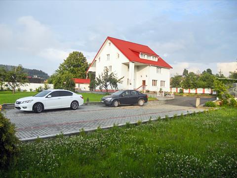 Skhidnytsa, mini-hotel "Furmi"